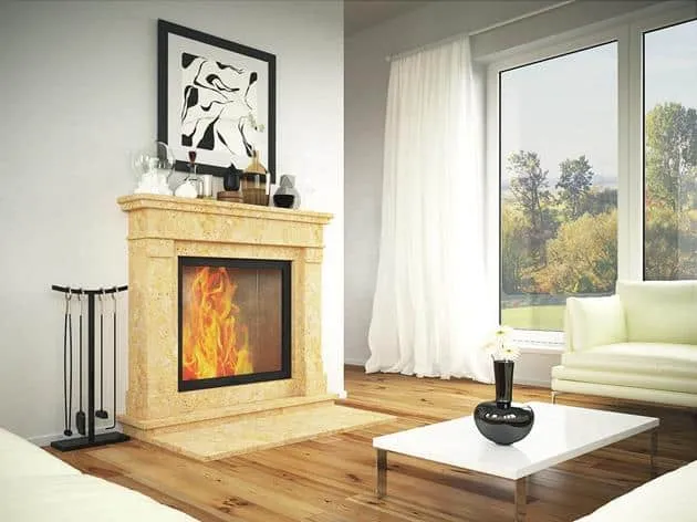 Moderner Kamin mit Feuer