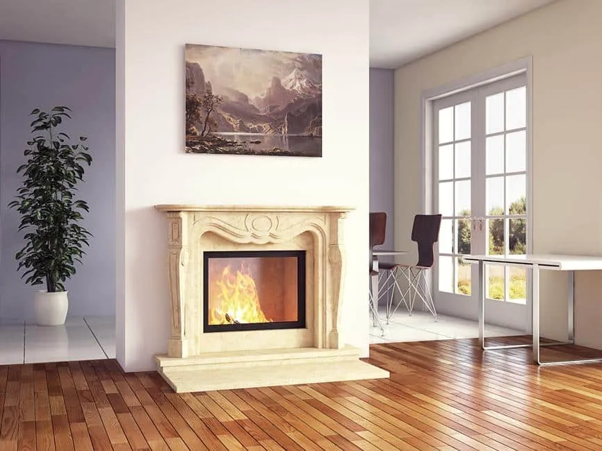 Beige Kamin mit Feuer